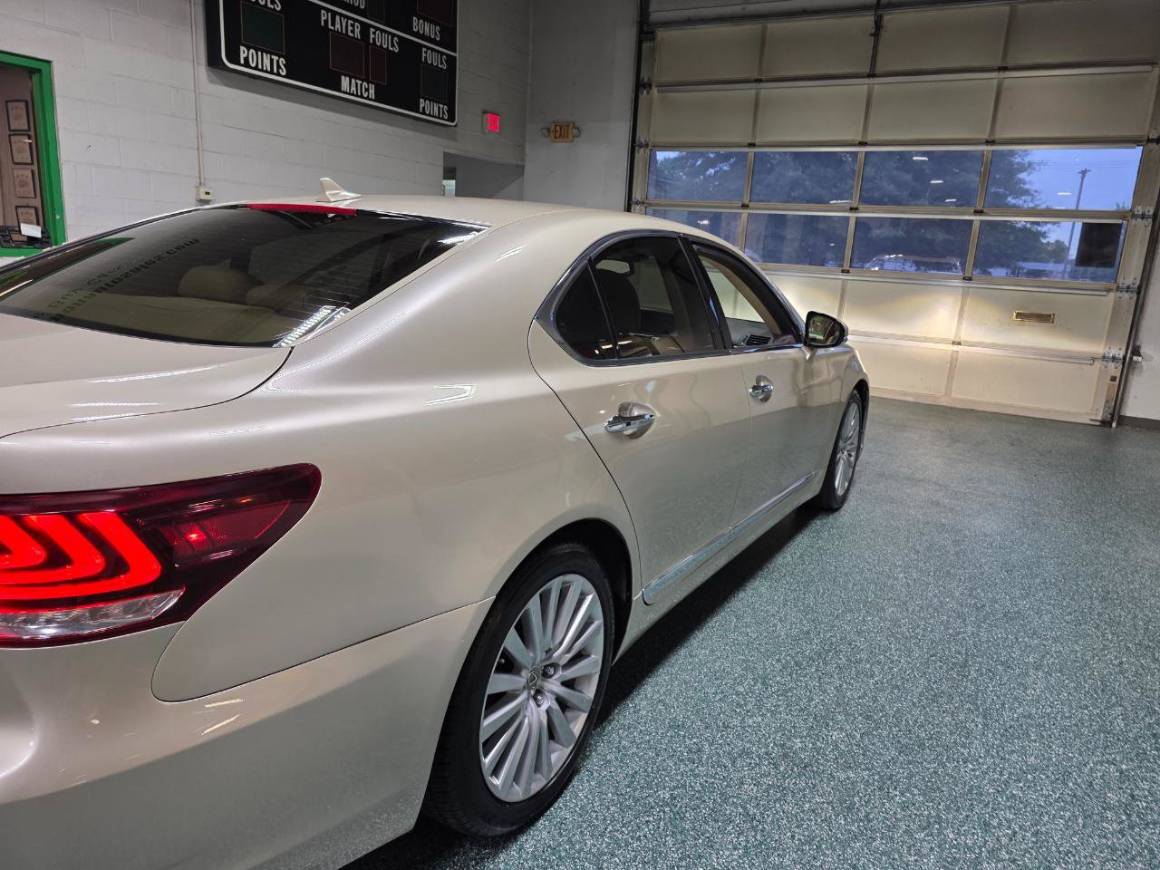 Used 2013 Lexus LS 460 w/ Comfort Pkg RWD image 7
