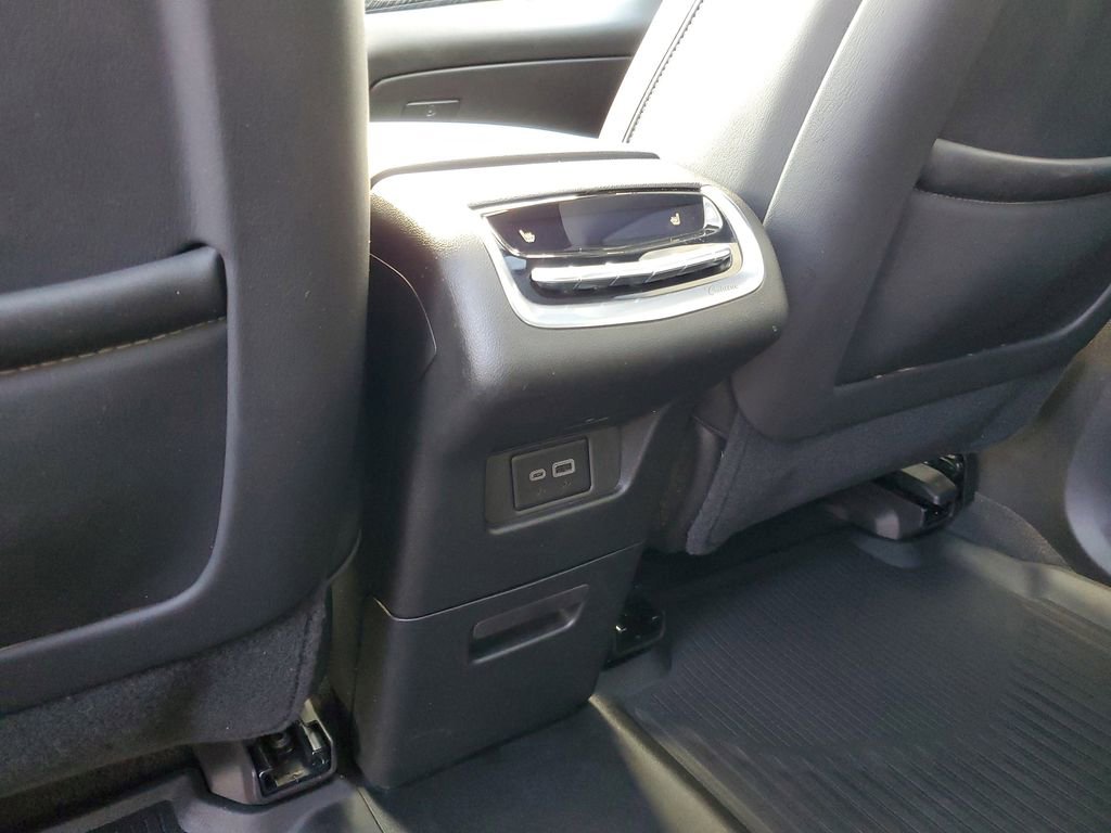 Used 2025 Cadillac XT6 Premium Luxury w/ LPO, Floor Liner Package AWD/4WD image 27