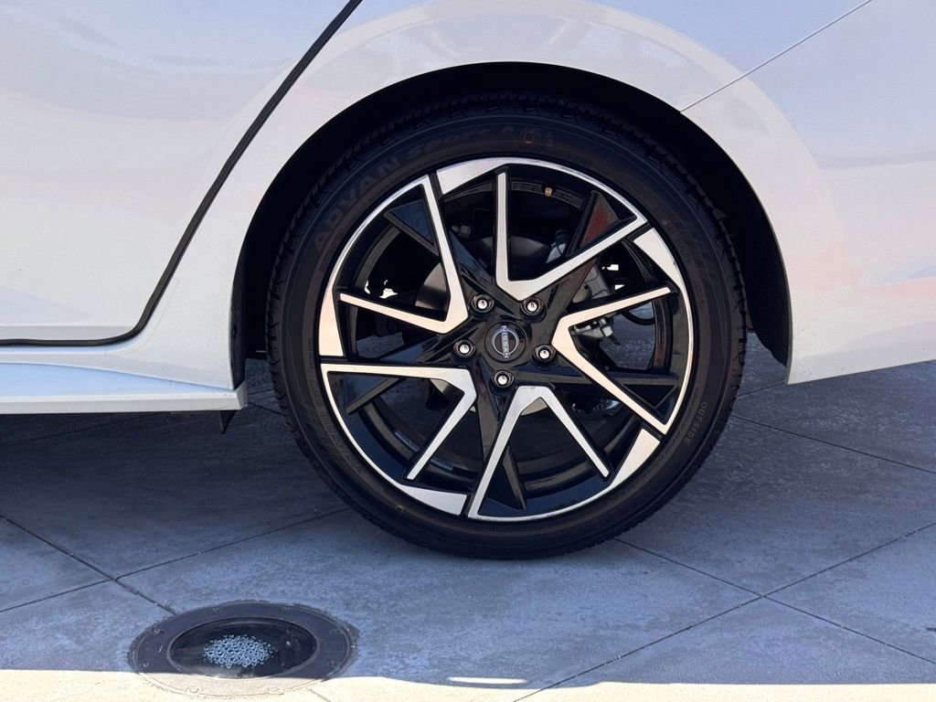 Certified 2024 Nissan Sentra SR w/ SR Premium Package FWD image 10