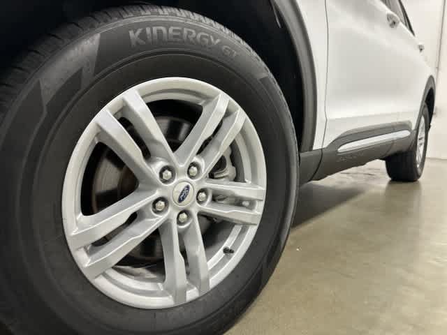 Used 2023 Ford Explorer XLT AWD/4WD image 28