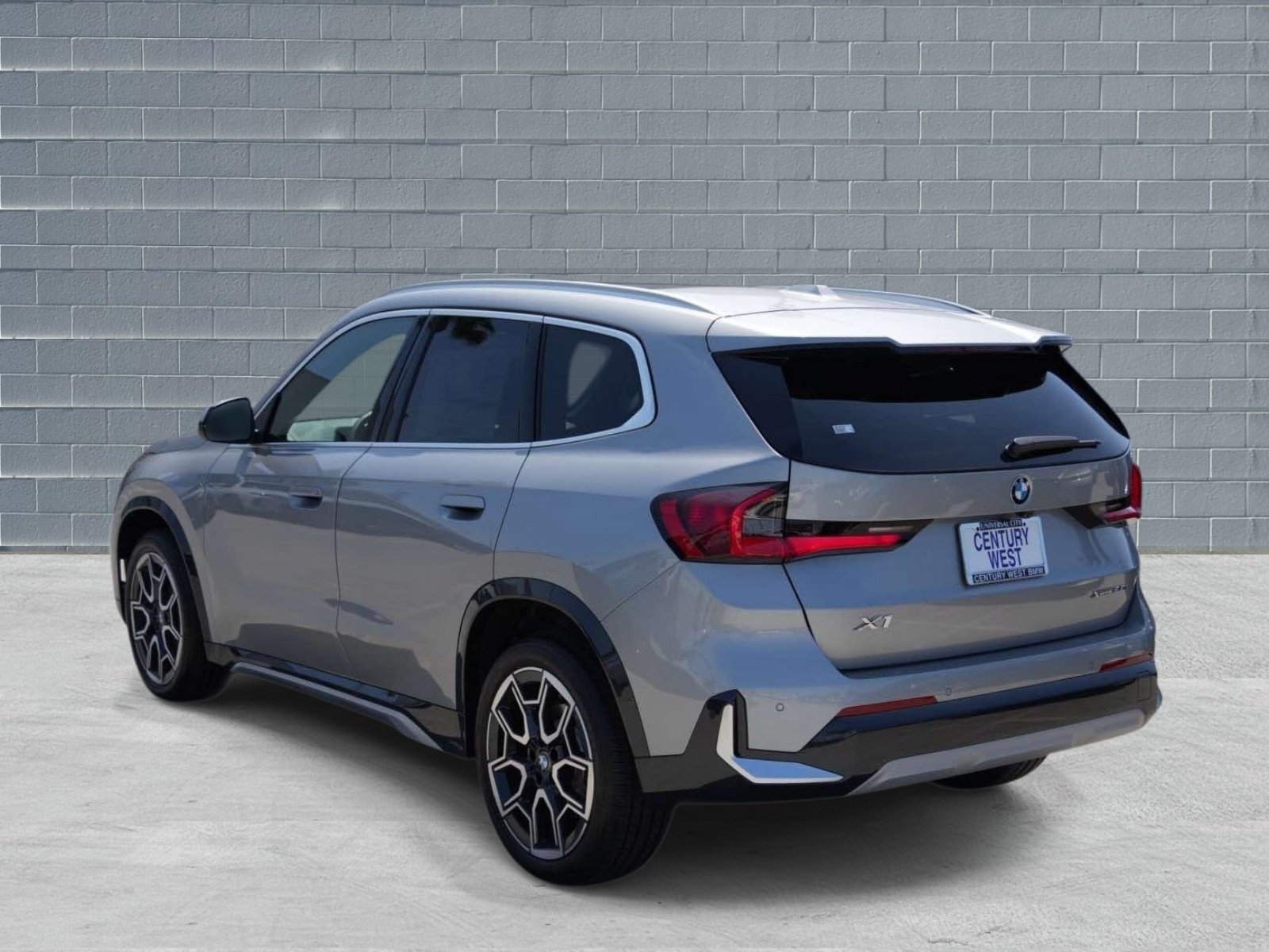 New 2026 BMW X1 xDrive28i w/ Convenience Package AWD/4WD image 3
