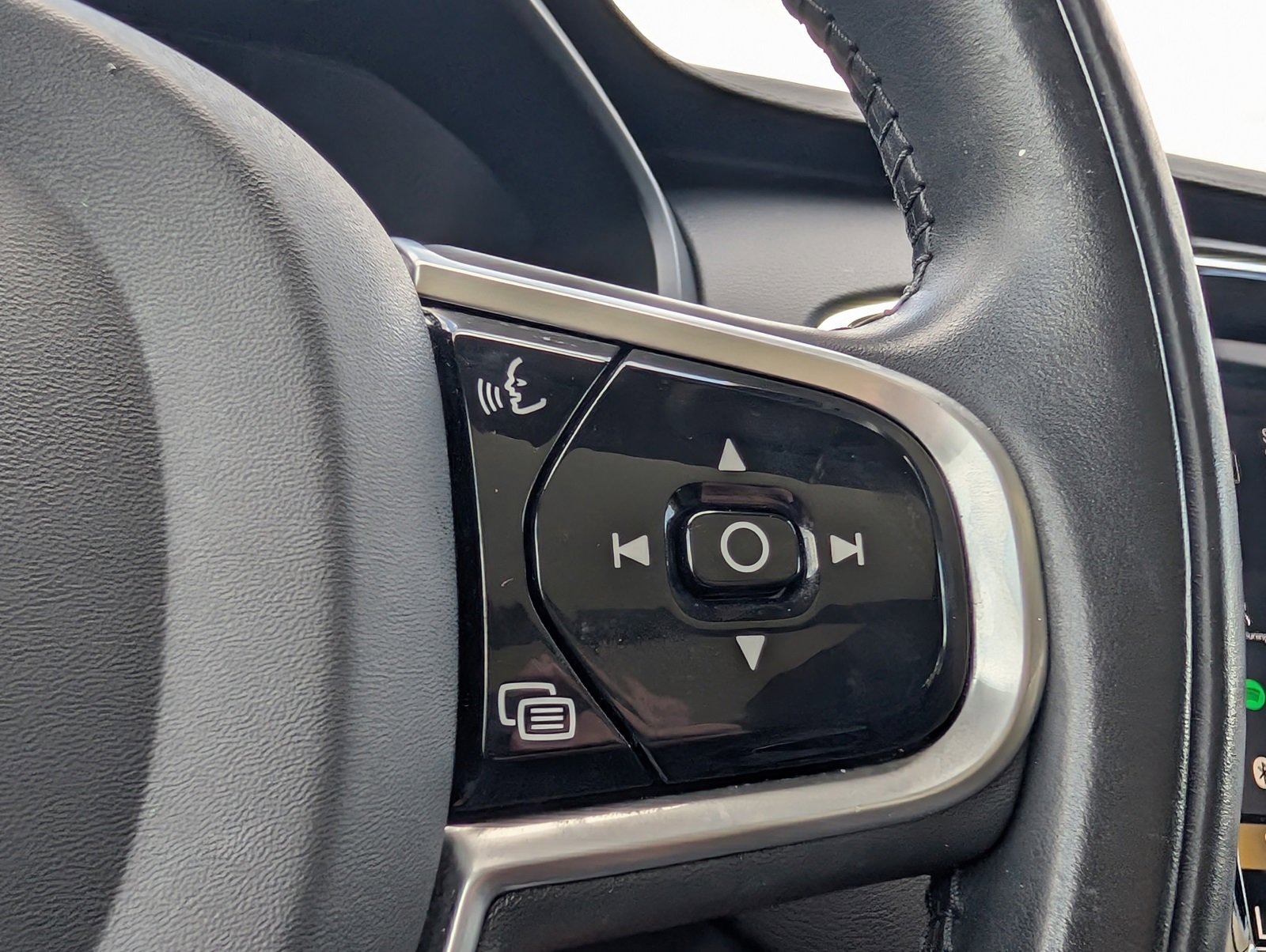 Used 2022 Volvo XC90 T6 Inscription image 27