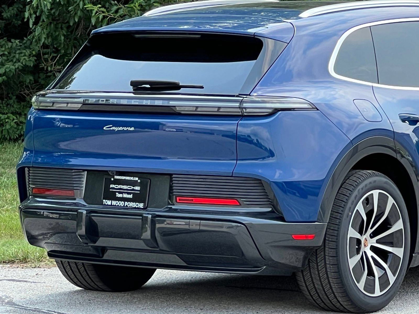 New 2026 Porsche Cayenne Electric AWD/4WD image 9