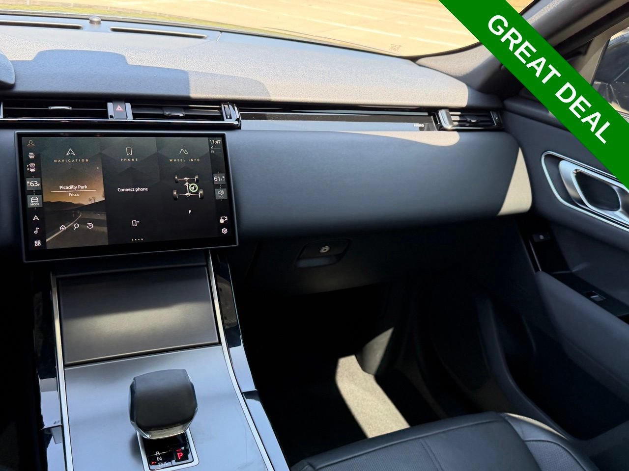 Used 2025 Land Rover Range Rover Velar Dynamic SE AWD/4WD image 15