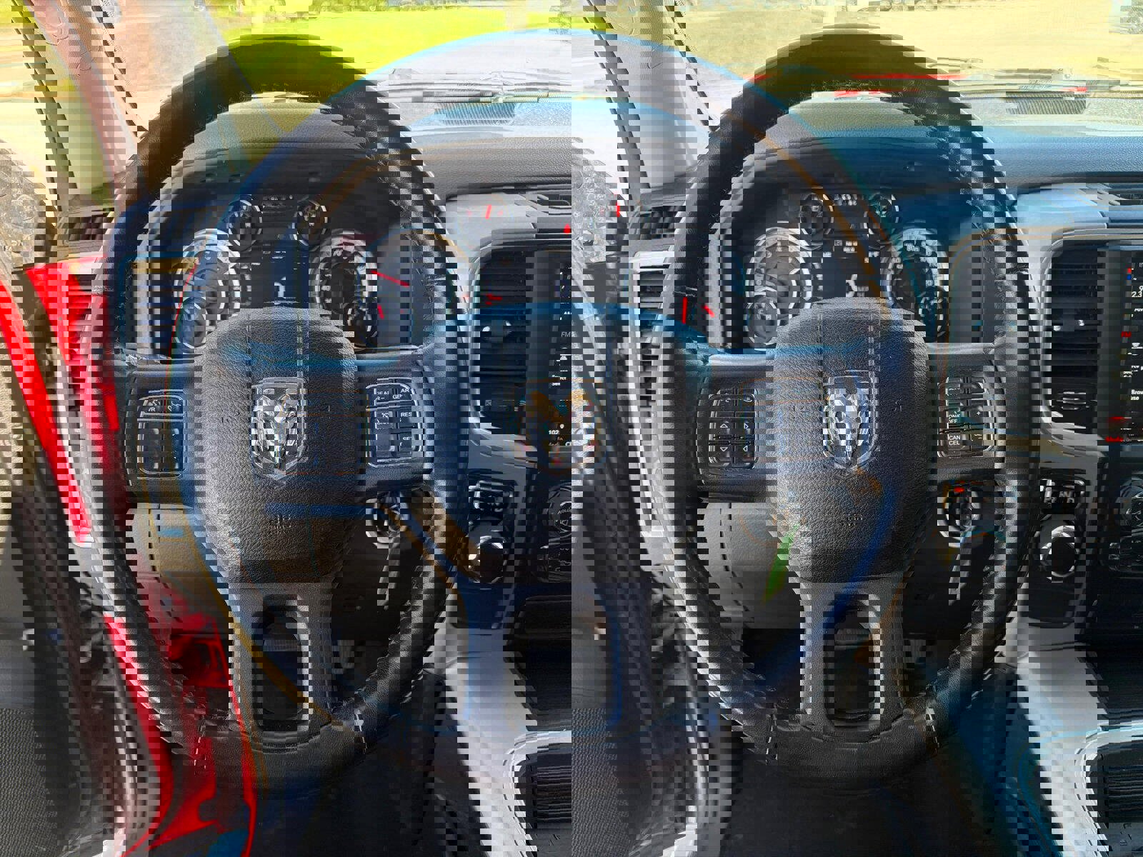 Used 2020 RAM 1500 Classic SLT w/ Luxury Group RWD image 13