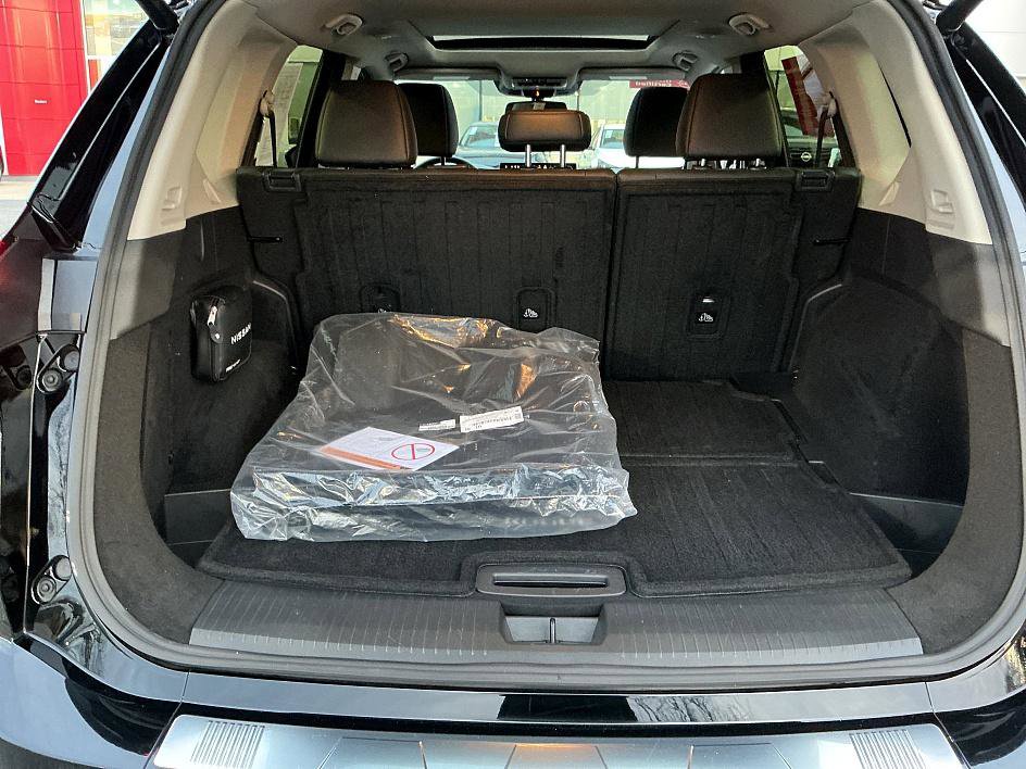 Certified 2025 Nissan Rogue SL w/ Tech Package image 27