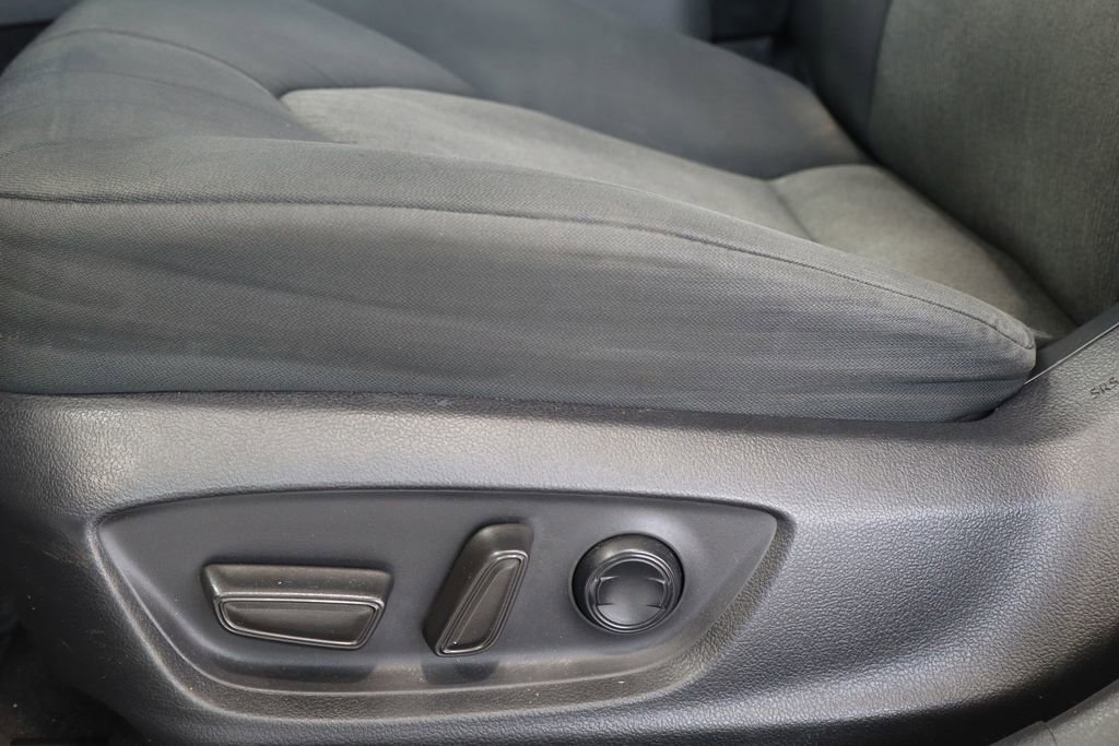 Used 2019 Toyota Camry LE image 18