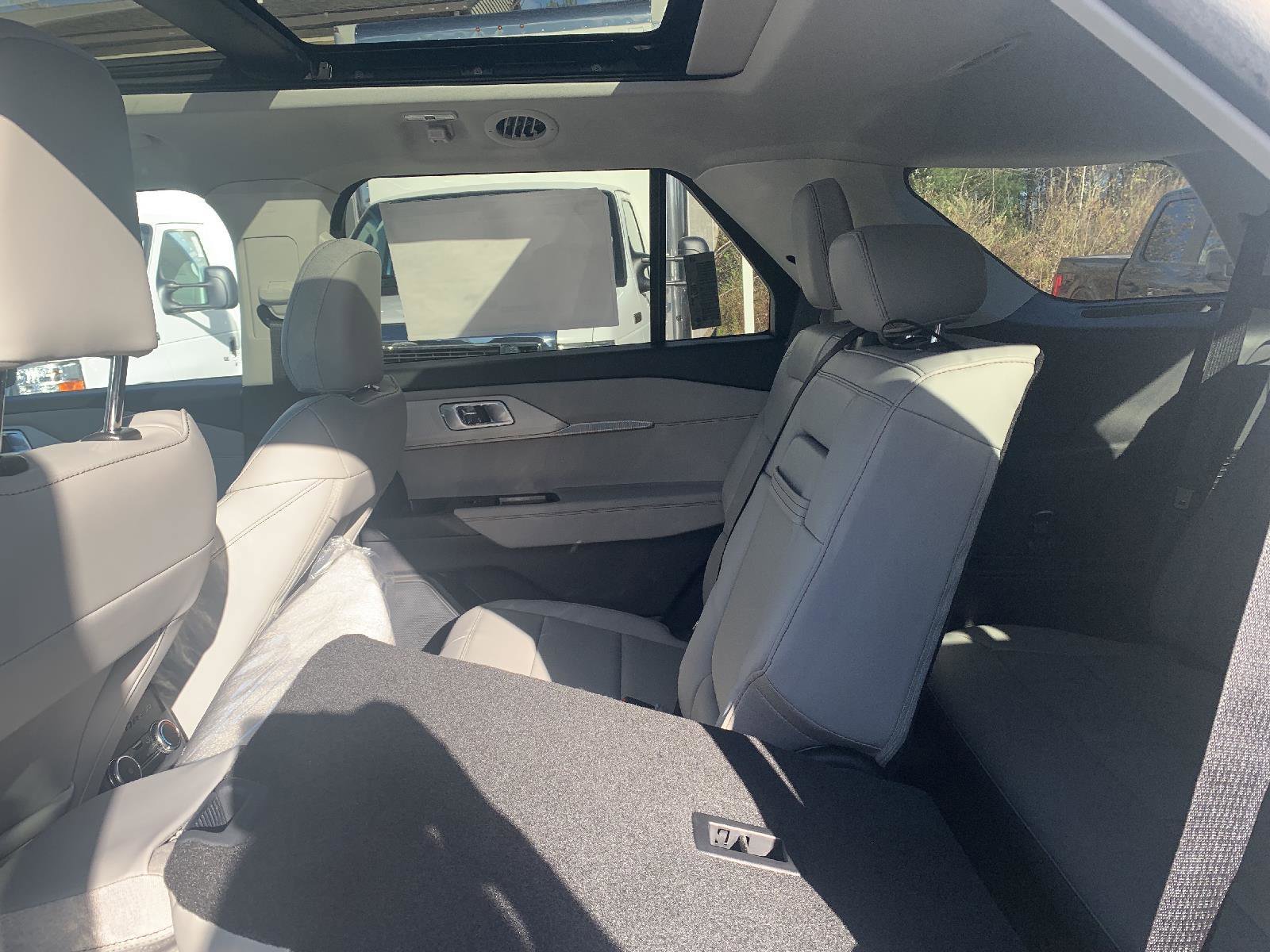 New 2025 Ford Explorer Active w/ Active Comfort Package image 22