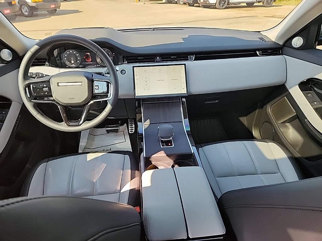 Used 2025 Land Rover Range Rover Evoque Dynamic SE AWD/4WD image 33