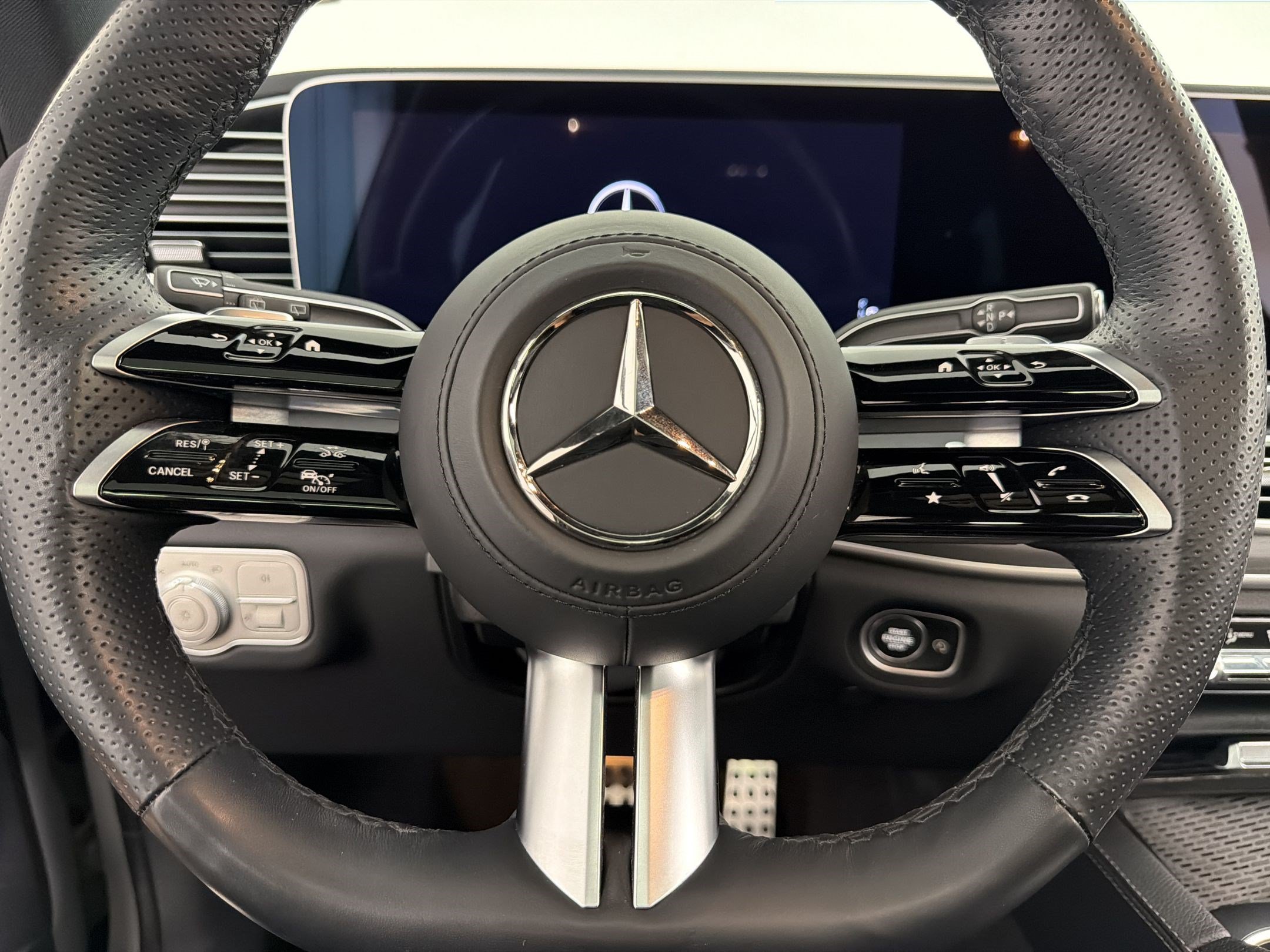 Used 2024 Mercedes-Benz GLS 450 4MATIC image 11