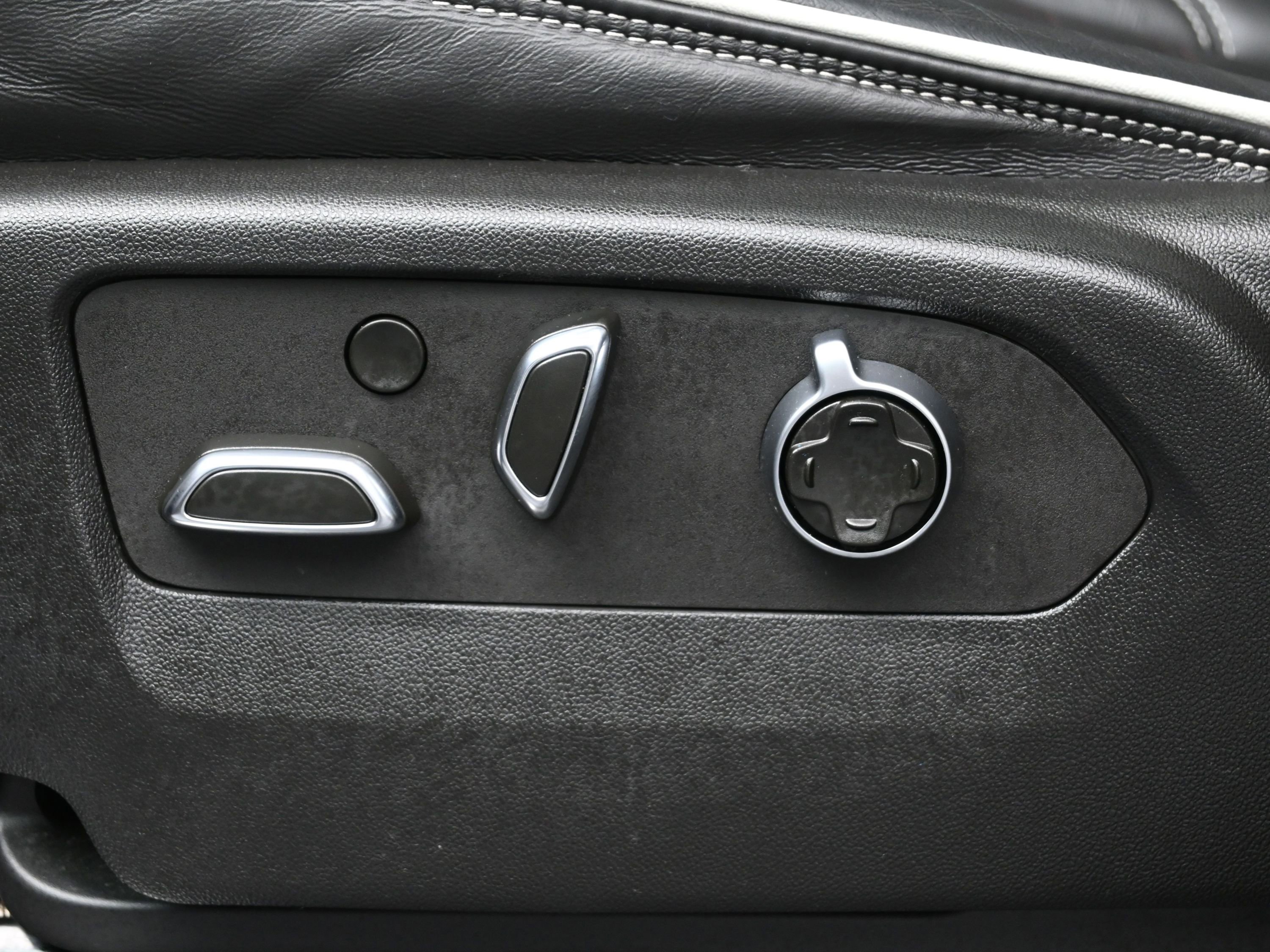 Used 2022 GMC Sierra 1500 AT4X image 9