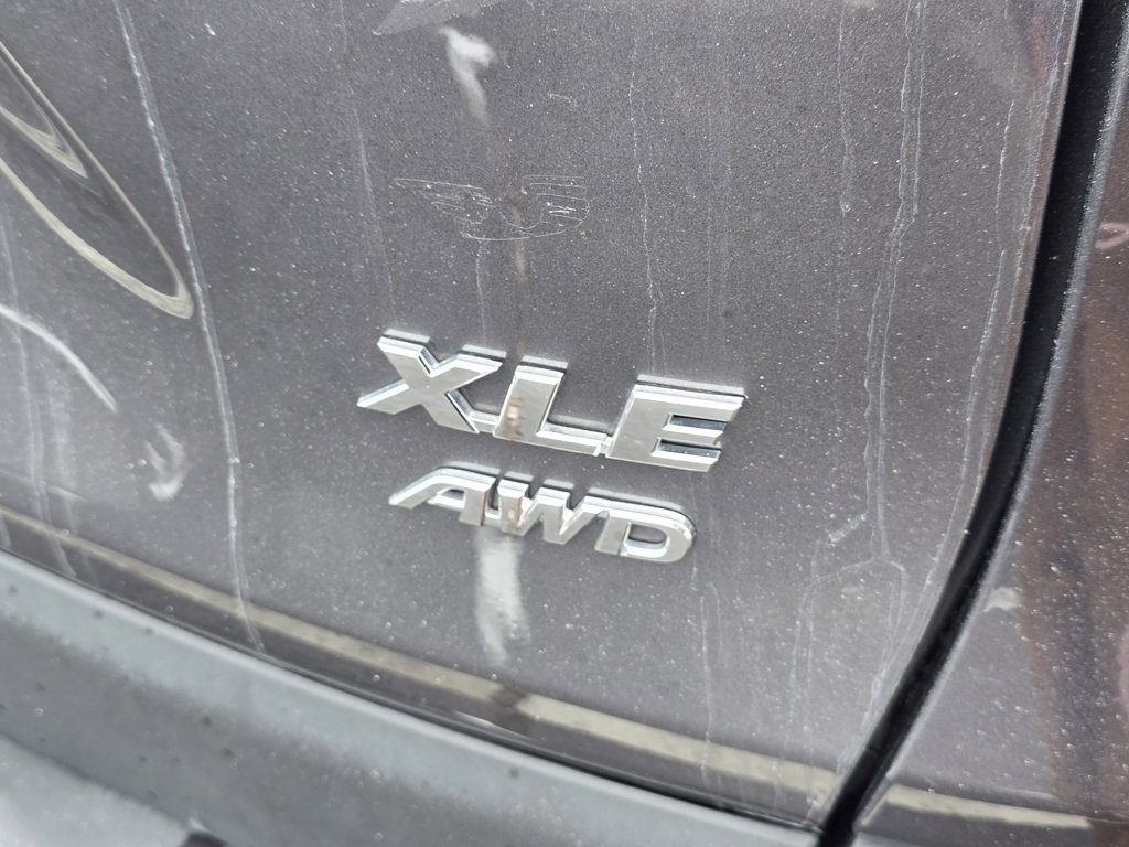 Used 2022 Toyota RAV4 XLE image 11