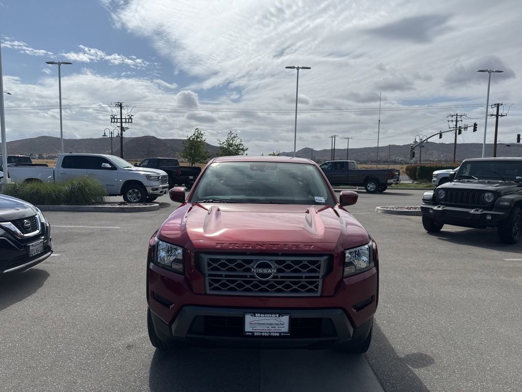 Used 2023 Nissan Frontier SV RWD image 3