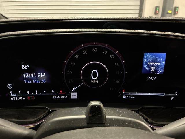 Used 2023 Cadillac Escalade Premium Luxury RWD image 15
