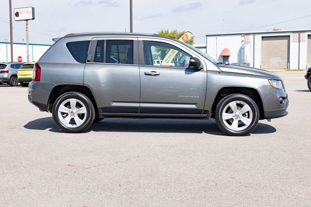 Used 2014 Jeep Compass Sport image 7