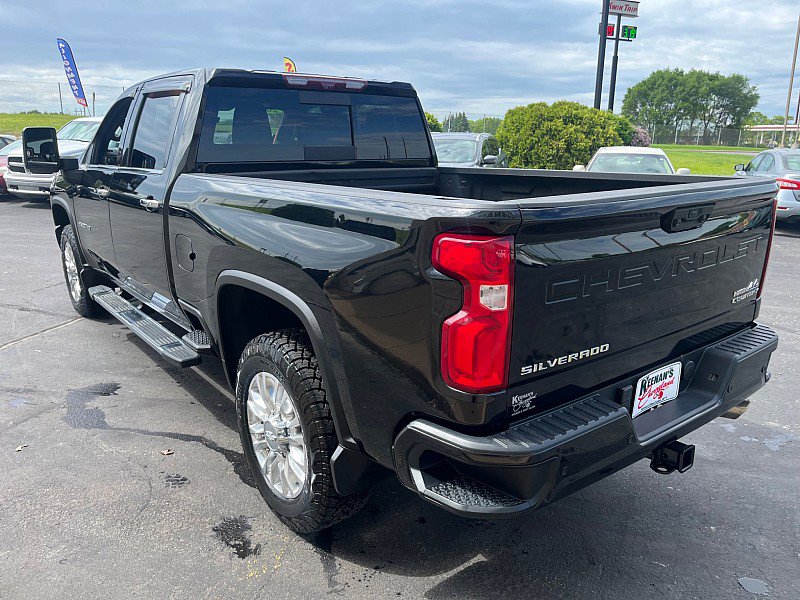 Used 2020 Chevrolet Silverado 2500 High Country w/ Technology Package image 5