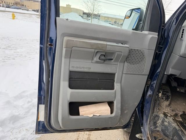 Used 2014 Ford E-350 and Econoline 350 Super Duty w/ Power Group image 10