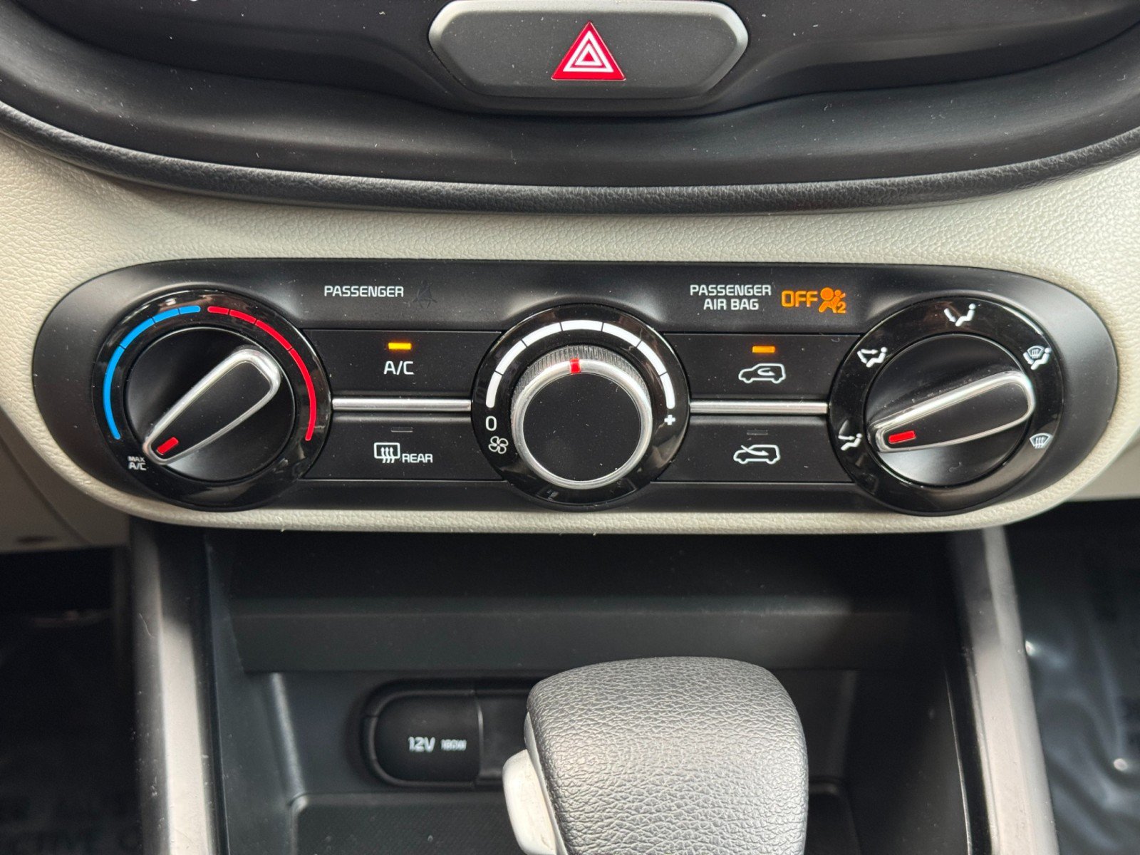 Used 2023 Kia Soul LX w/ LX Technology Package FWD image 24