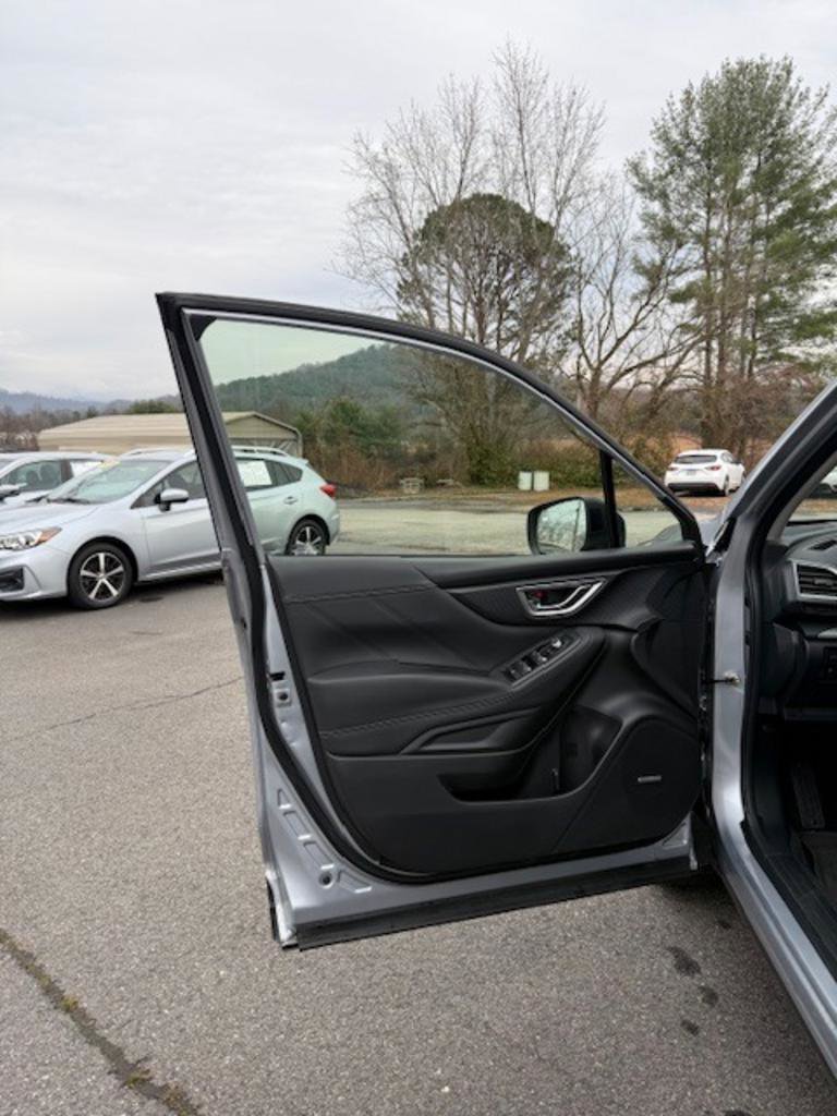 Used 2021 Subaru Forester Limited image 7