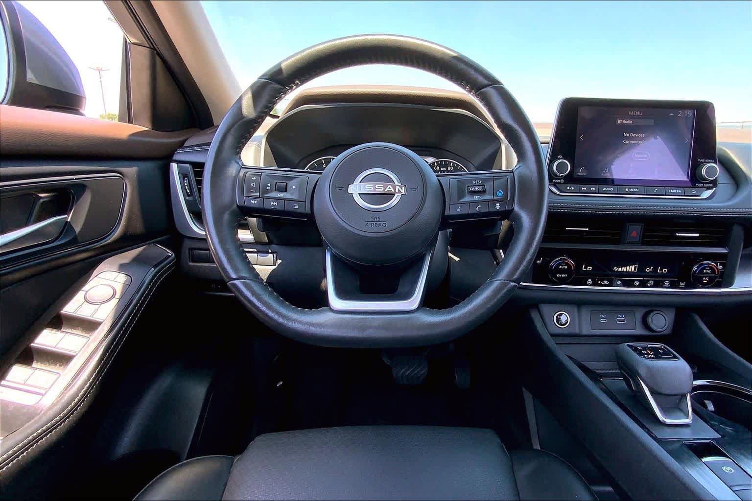 Used 2023 Nissan Rogue SV w/ SV Premium B Package FWD image 6