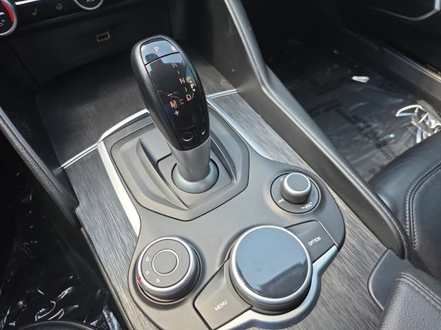 Used 2019 Alfa Romeo Giulia AWD w/ Cold Weather Package image 29