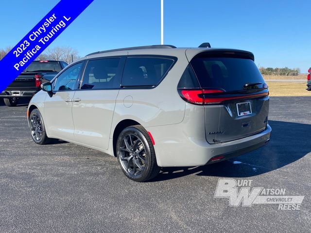 Used 2023 Chrysler Pacifica Touring-L w/ S Appearance Package image 5