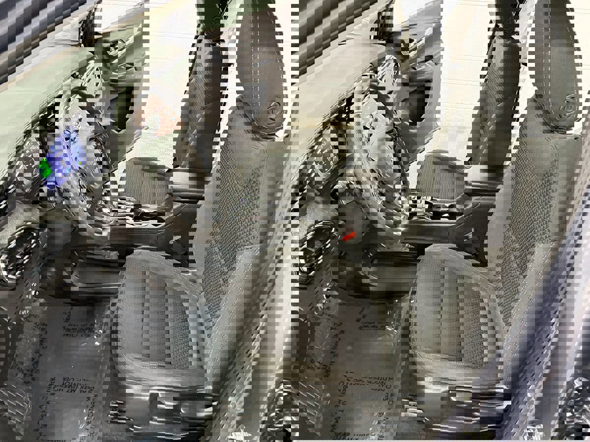 Used 2023 Chevrolet Bolt EUV LT image 11