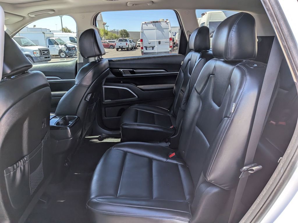 Used 2025 Kia Telluride S image 25