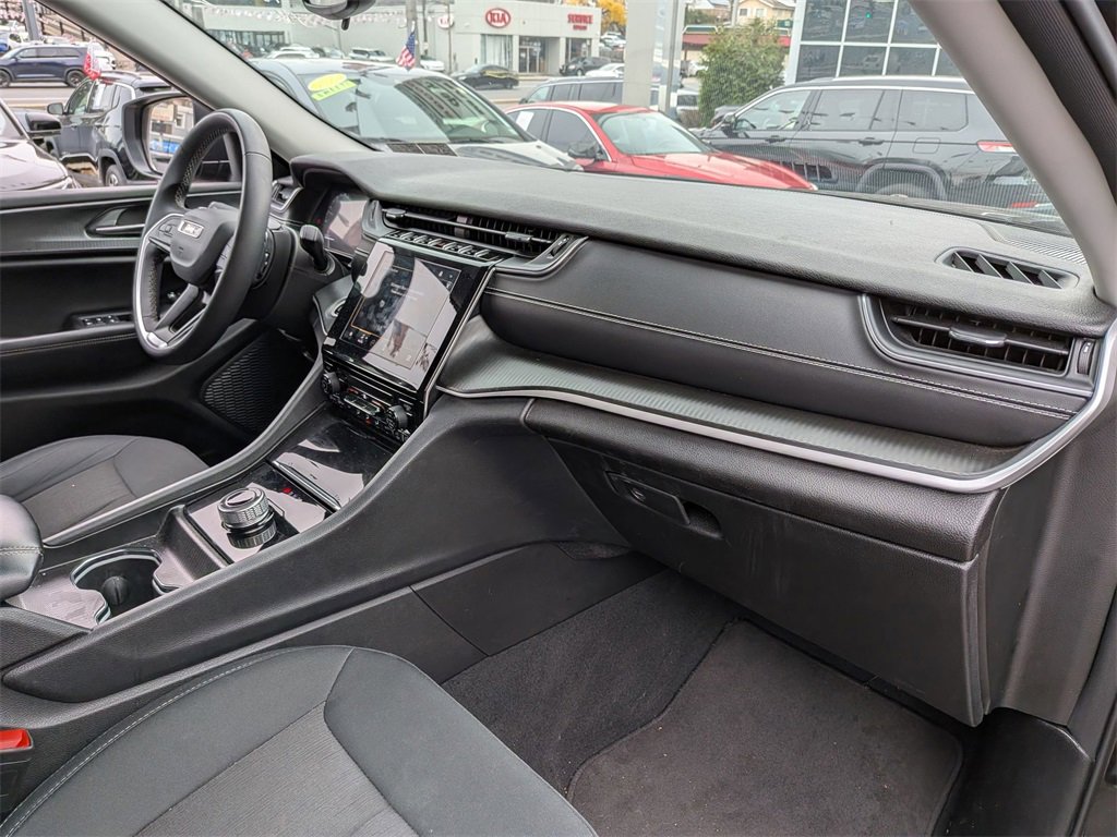 Used 2023 Jeep Grand Cherokee L Laredo image 26