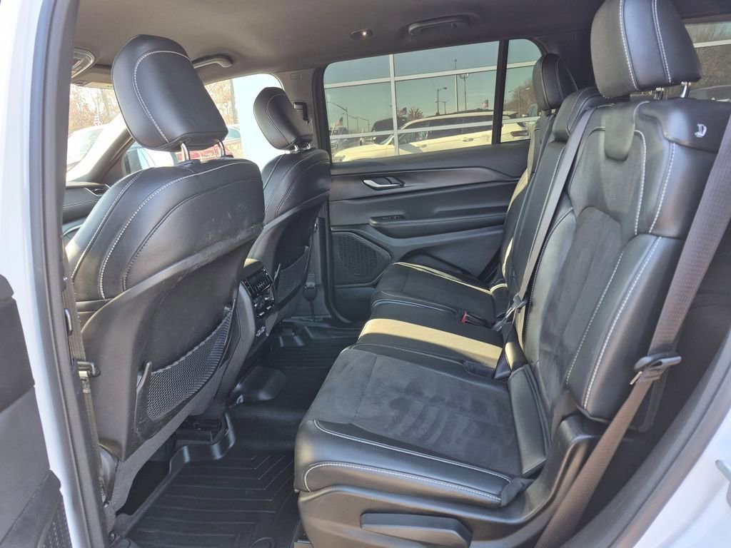 Used 2023 Jeep Grand Cherokee L Altitude image 12