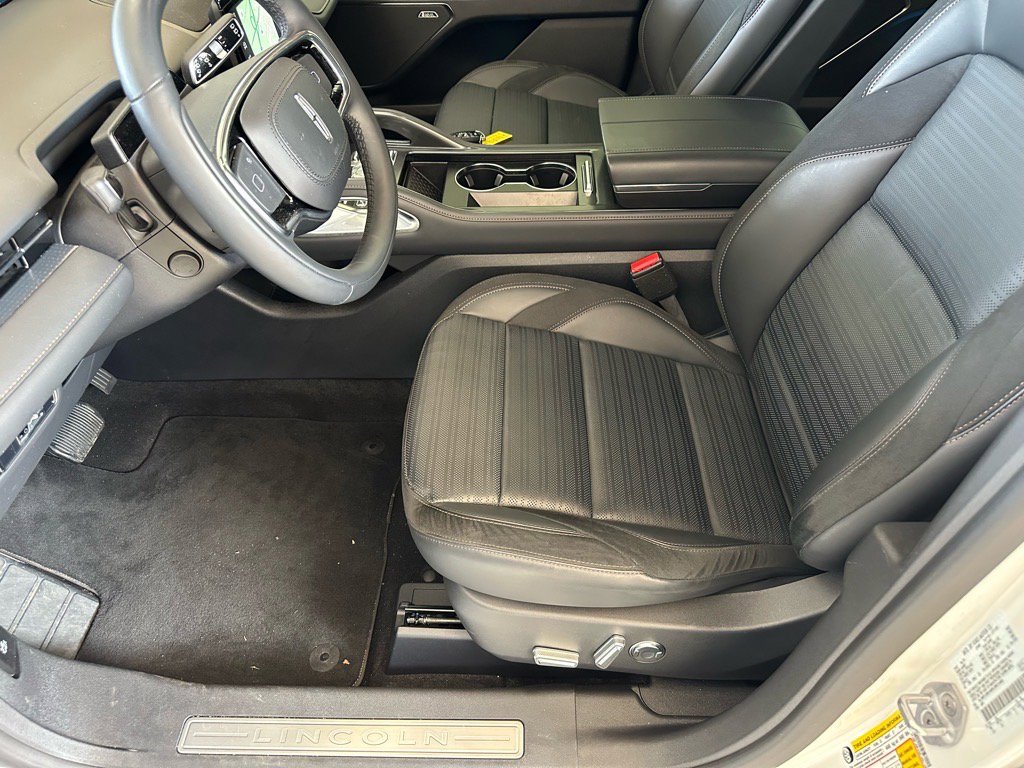 Used 2024 Lincoln Nautilus Reserve w/ Equipment Group 202A image 19