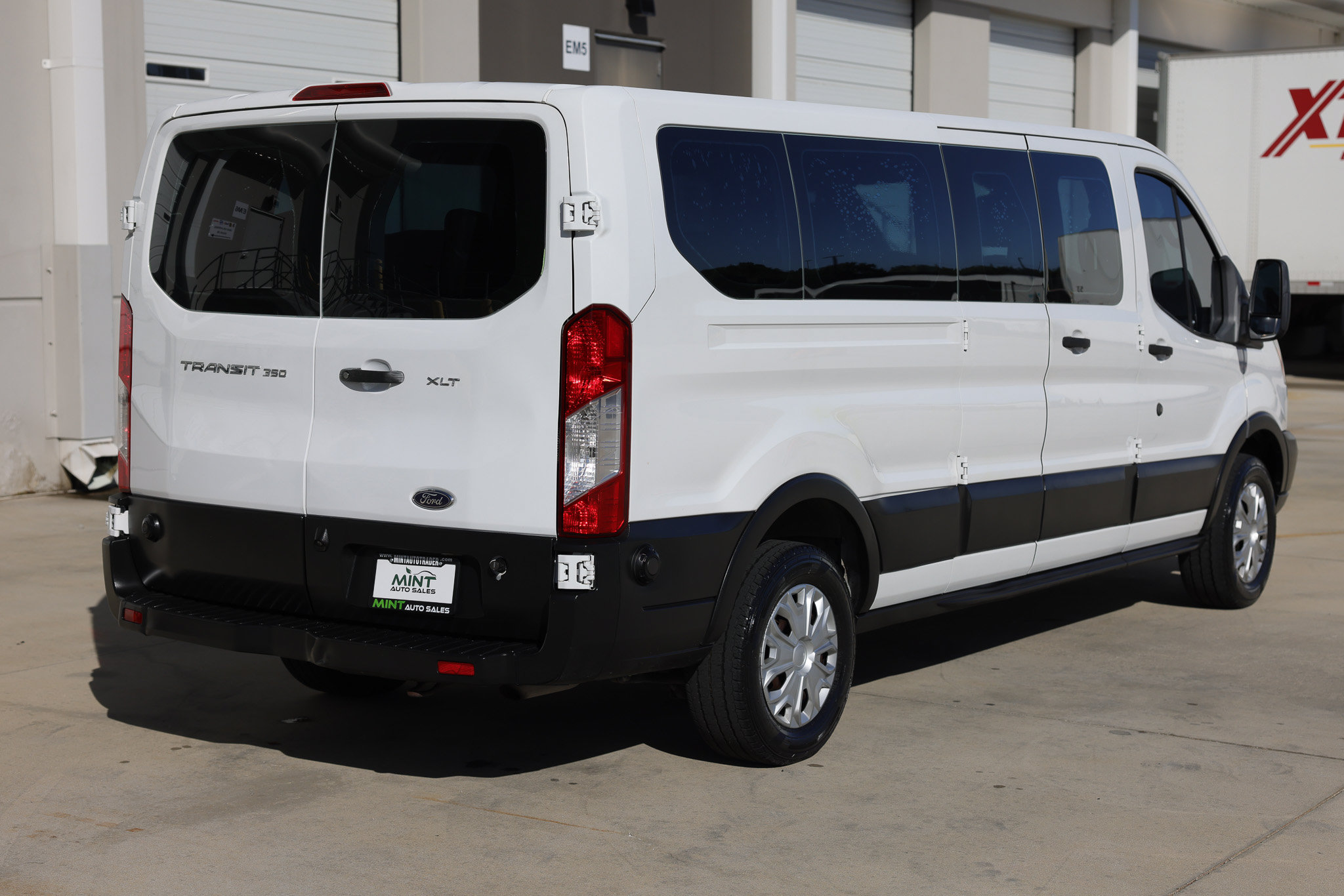 Used 2019 Ford Transit 350 XLT RWD image 15