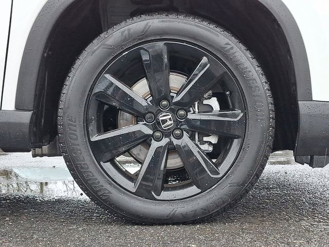 Certified 2025 Honda Pilot Black Edition image 8