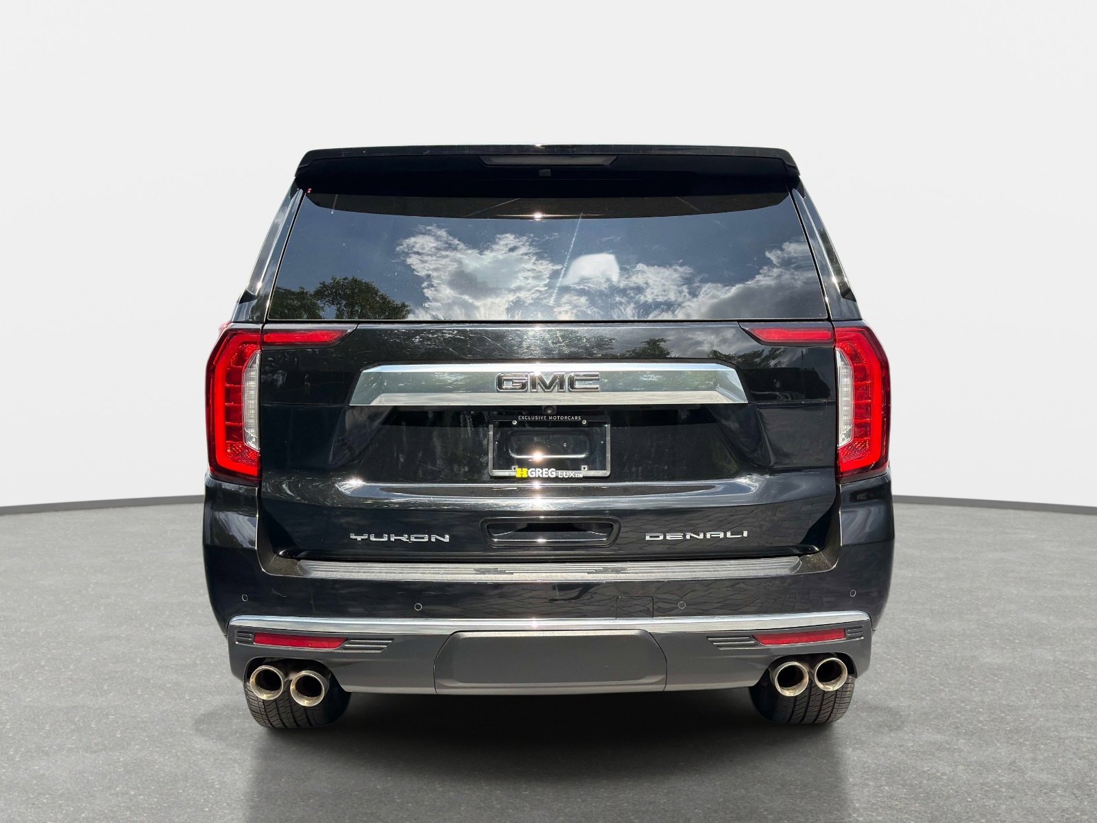 Used 2023 GMC Yukon XL Denali image 4