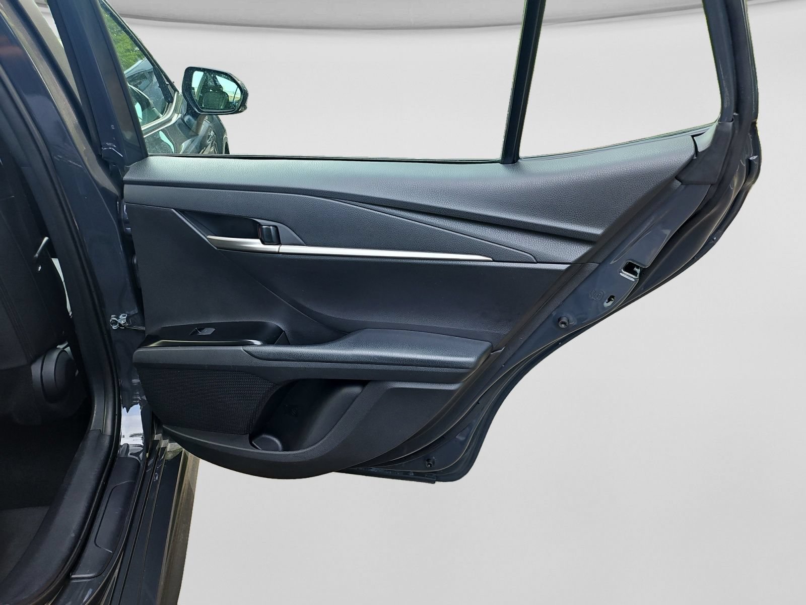 Used 2025 Toyota Camry SE FWD image 37