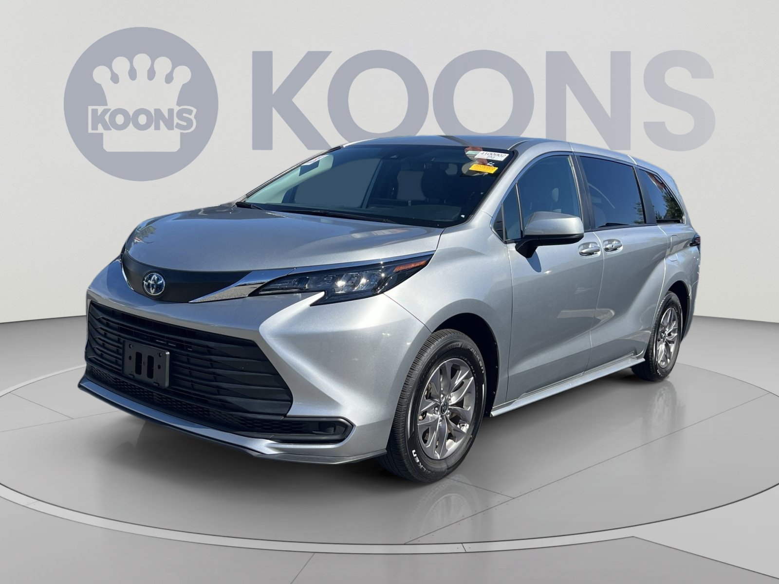 Used 2025 Toyota Sienna LE