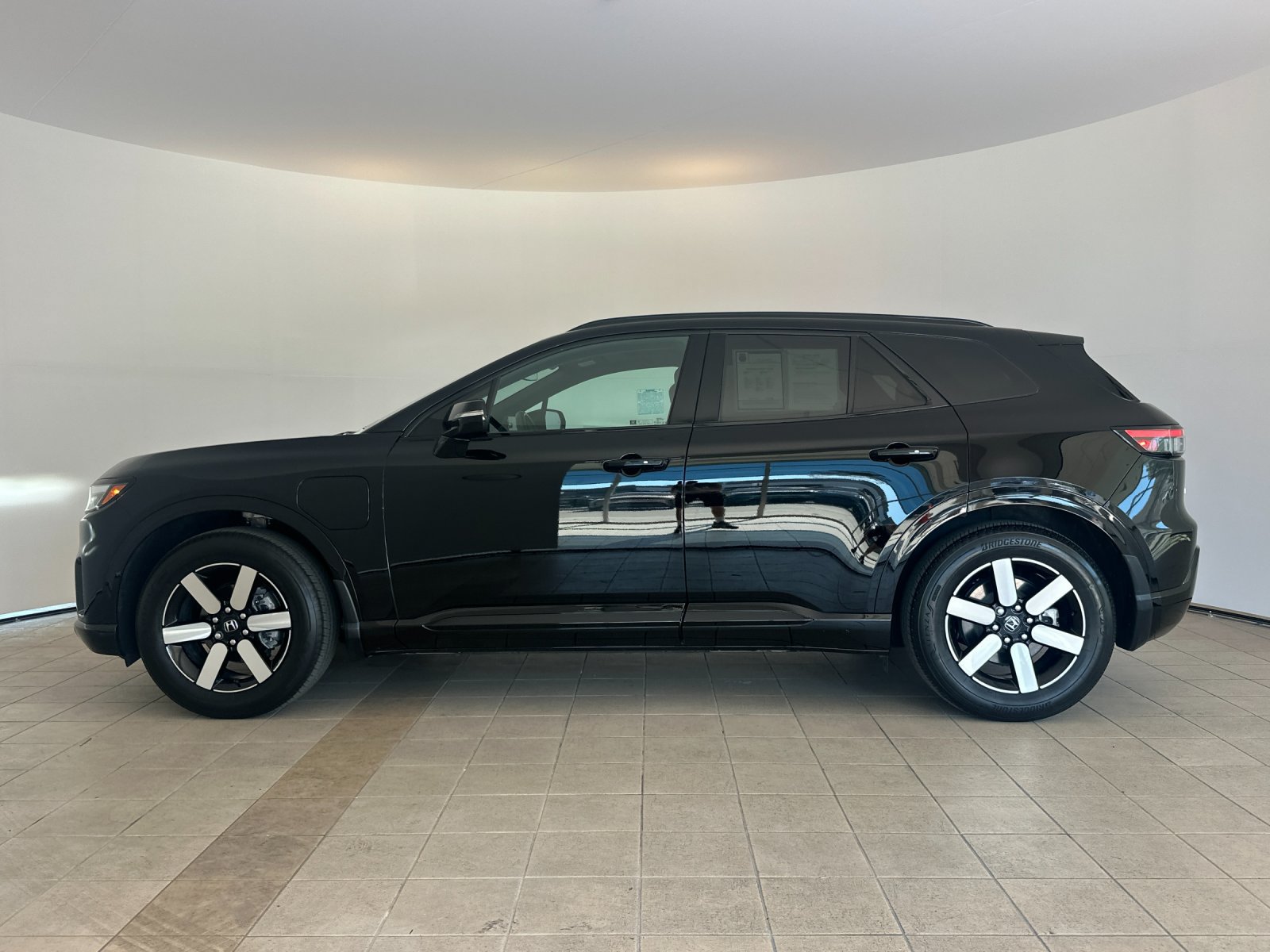Used 2024 Honda Prologue Touring image 3