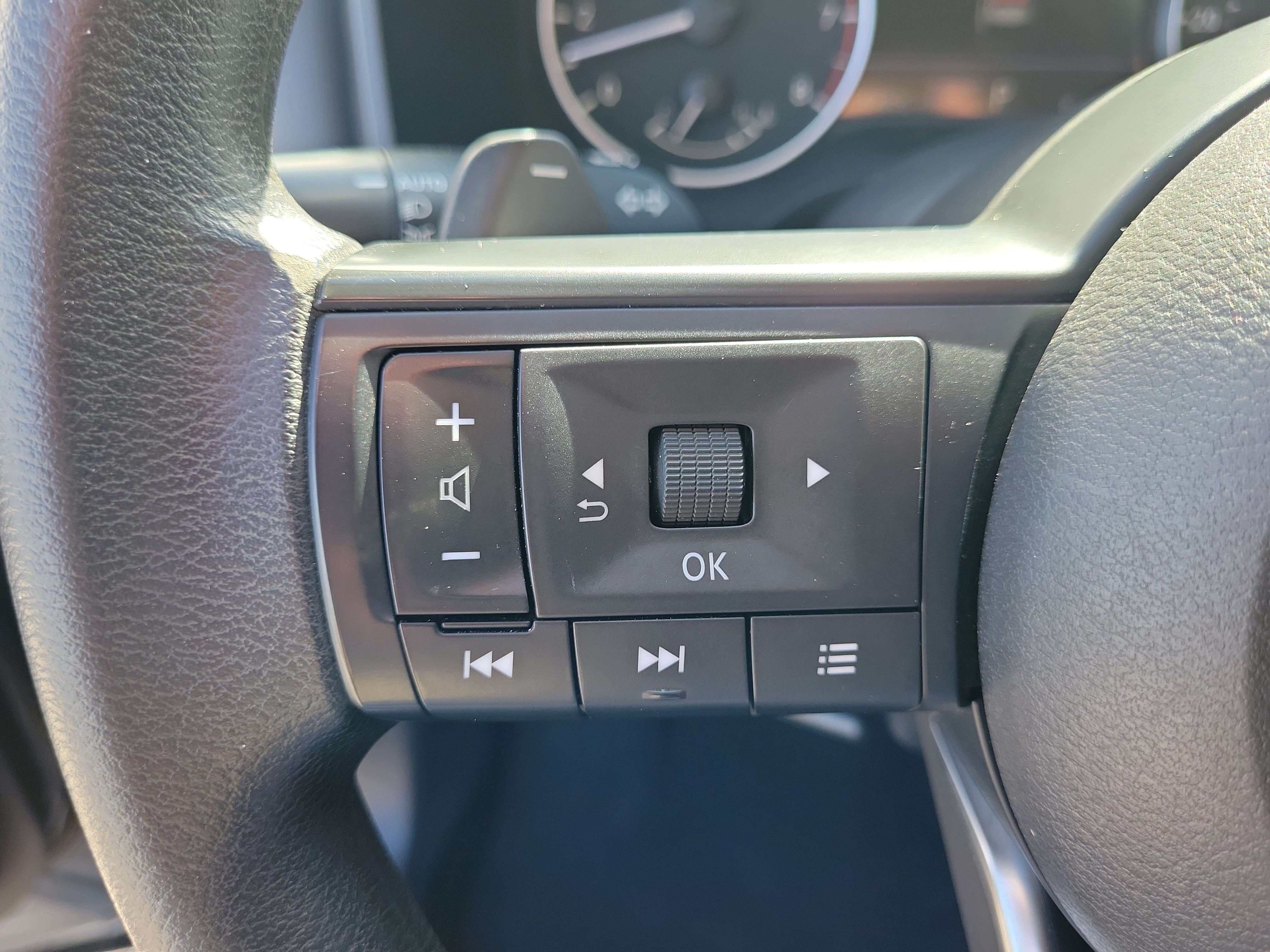Certified 2024 Nissan Rogue S FWD image 16