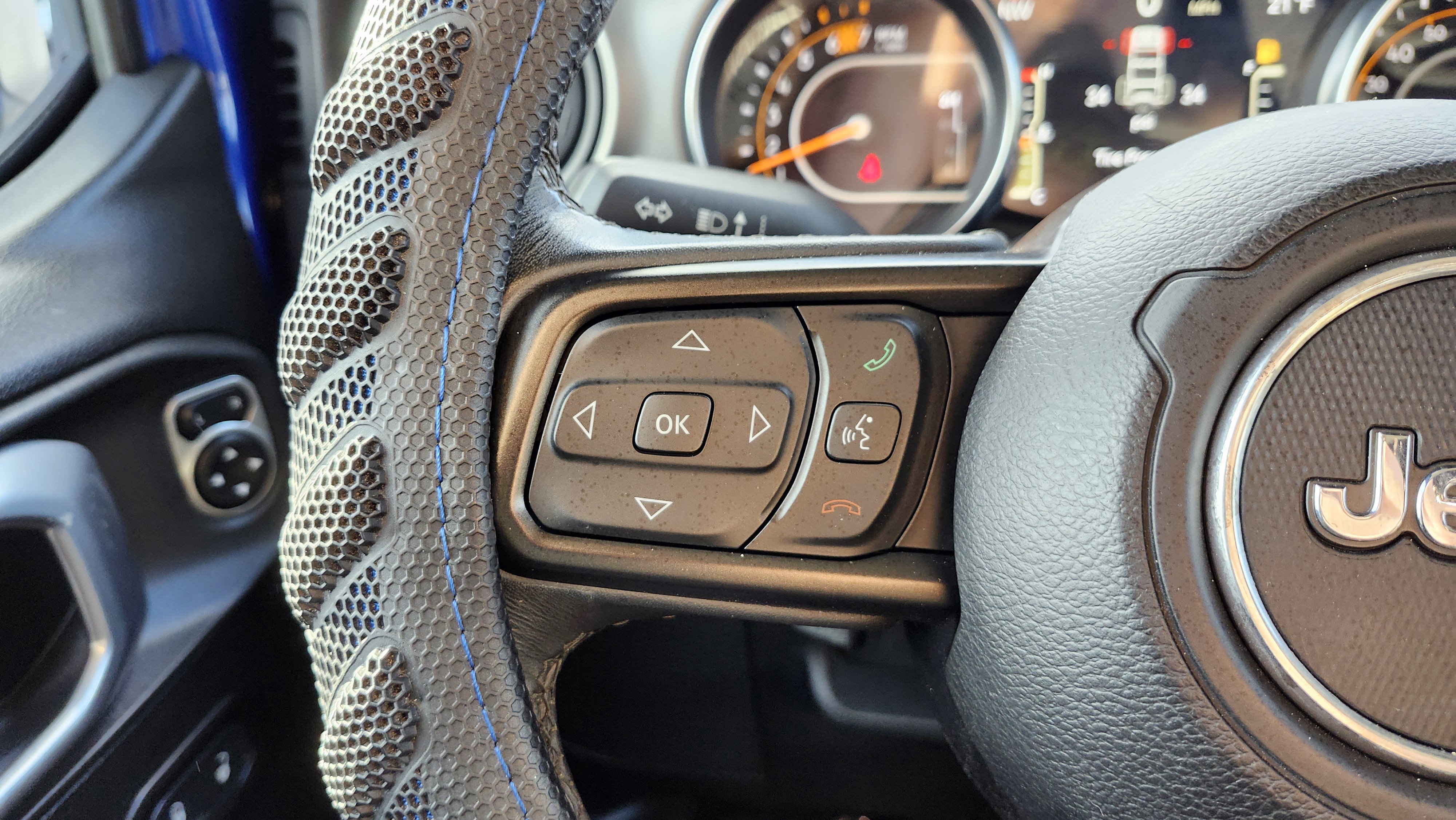 Used 2019 Jeep Wrangler Sport S image 29