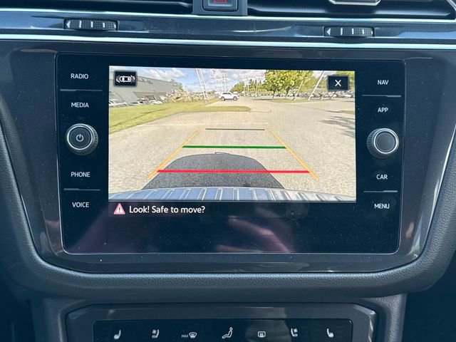 Used 2022 Volkswagen Tiguan SEL R-Line AWD/4WD image 30