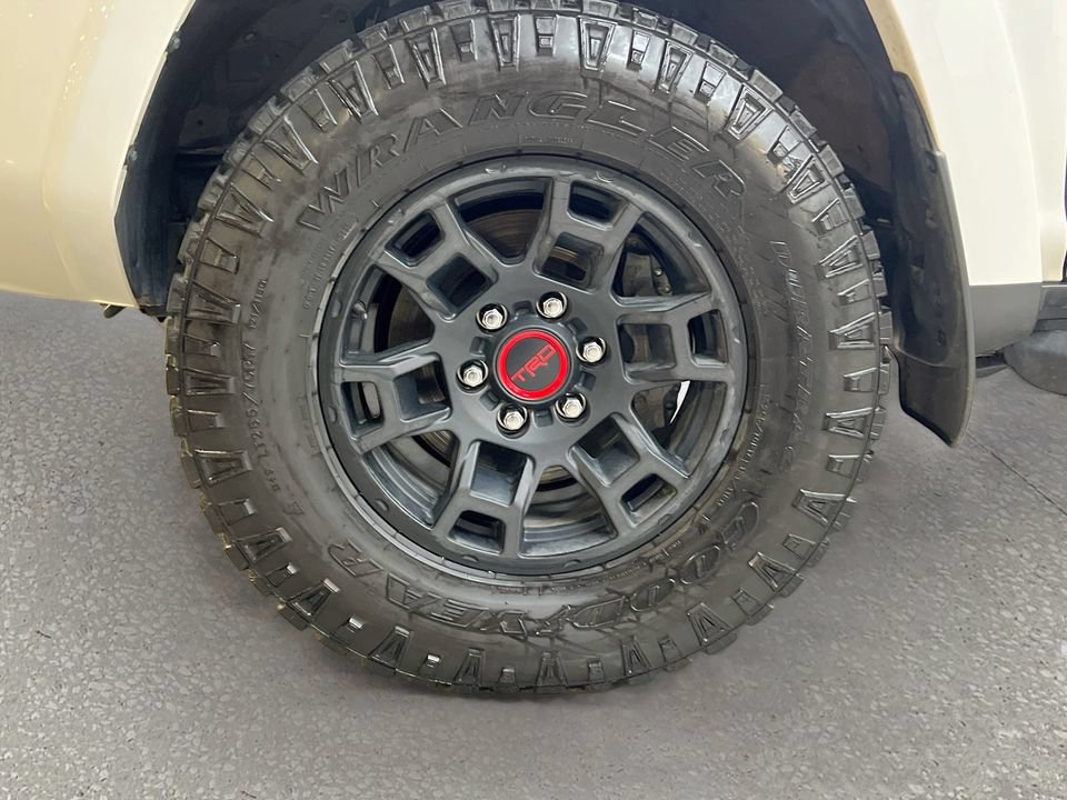 Used 2023 Toyota 4Runner TRD Off-Road Premium w/ Moonroof Package AWD/4WD image 32