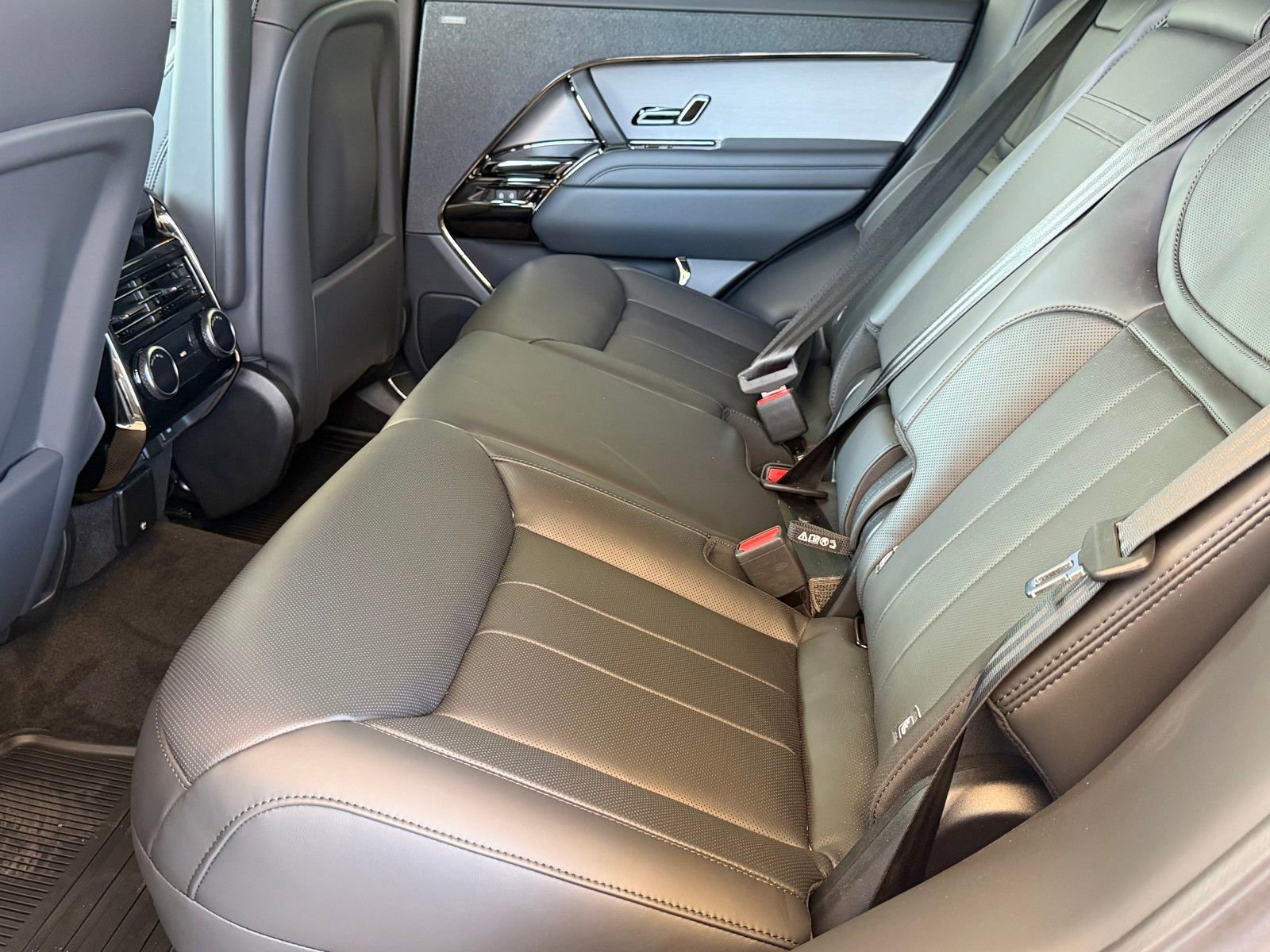 New 2026 Land Rover Range Rover Sport Dynamic SE image 22