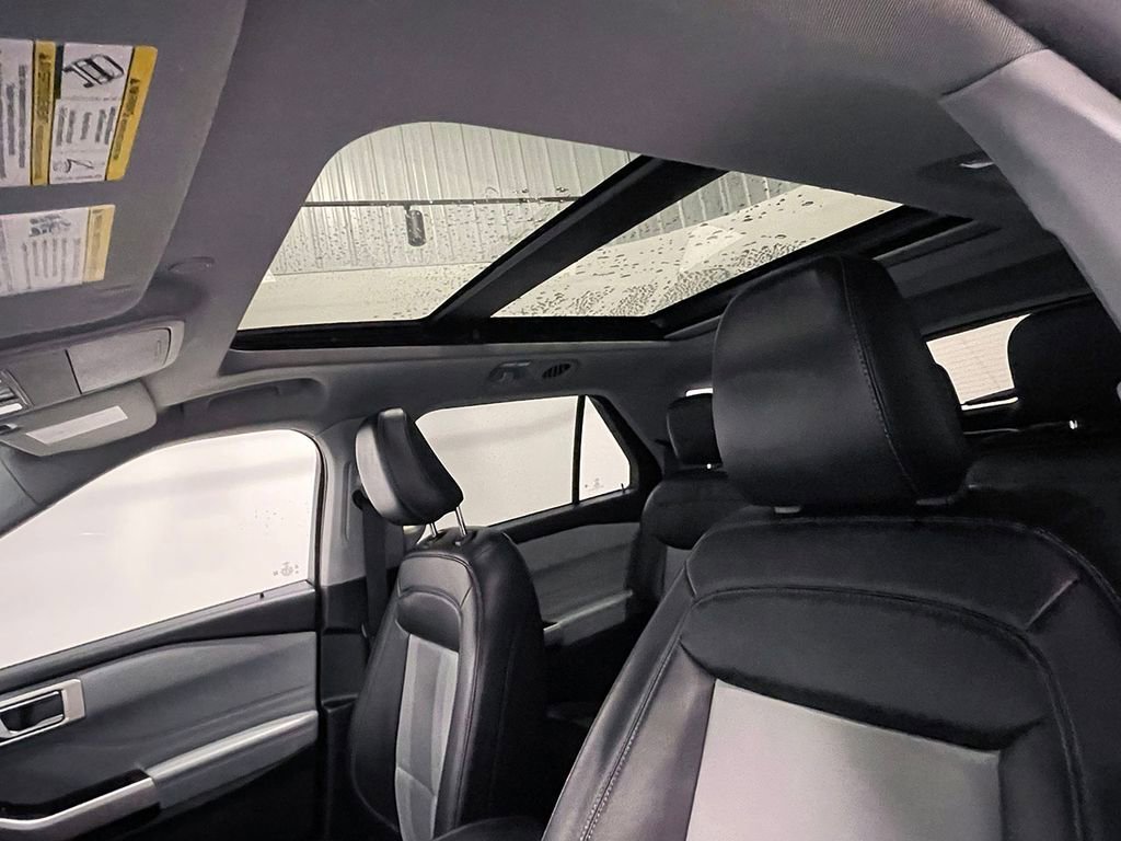 Used 2022 Ford Explorer XLT w/ Equipment Group 202A image 22