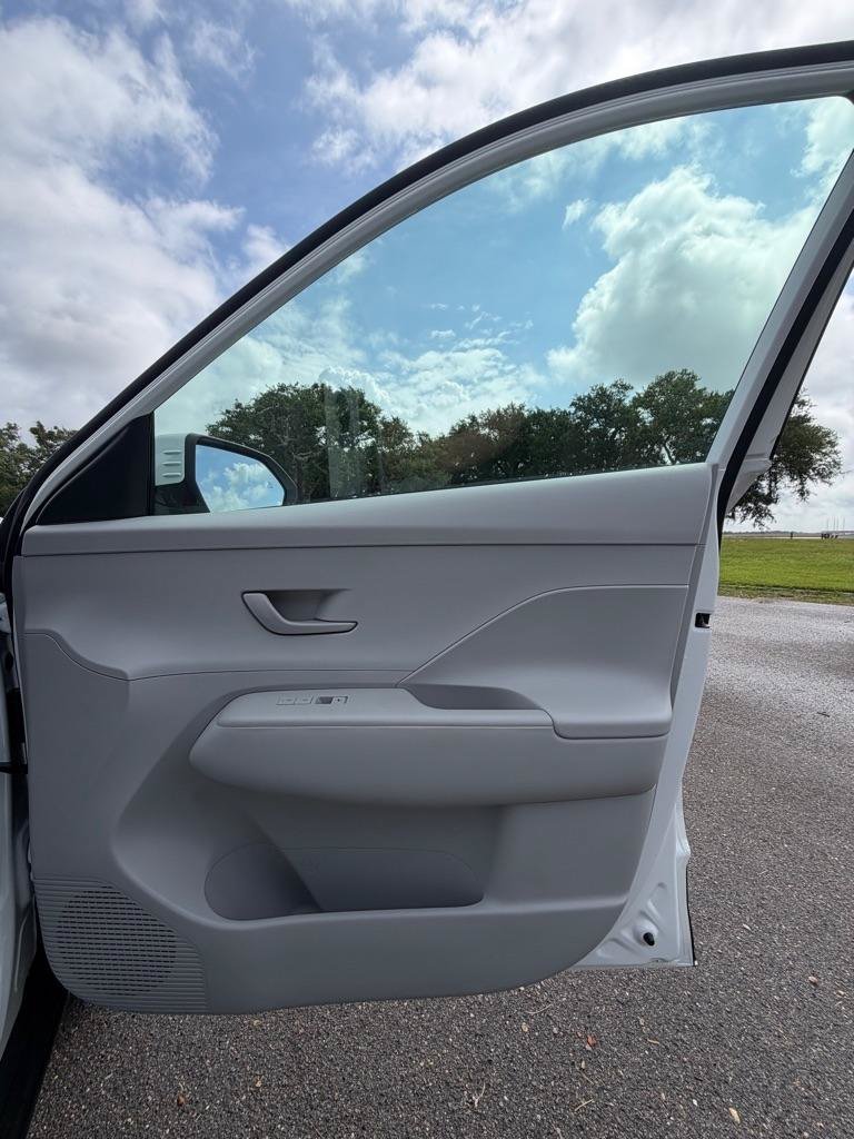 Used 2026 Hyundai Kona SE FWD image 13