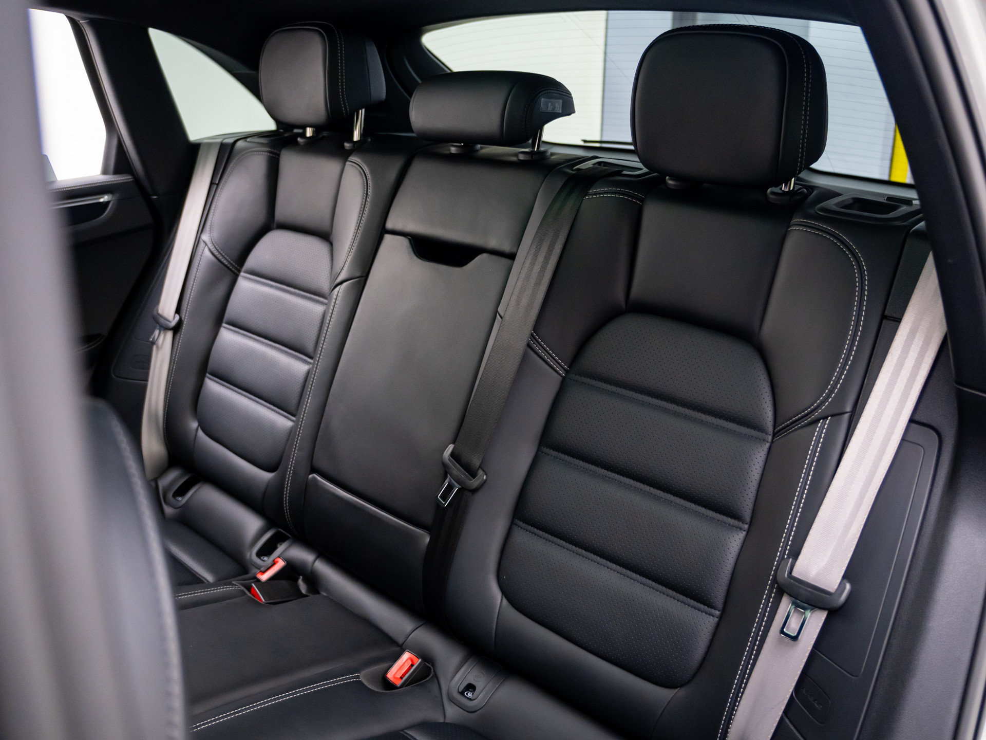 Certified 2023 Porsche Macan GTS w/ Premium Package Plus AWD/4WD image 16