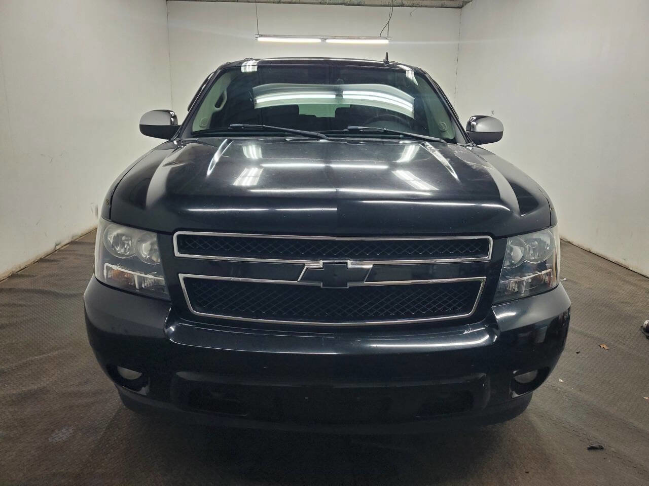 Used 2007 Chevrolet Suburban LT image 2
