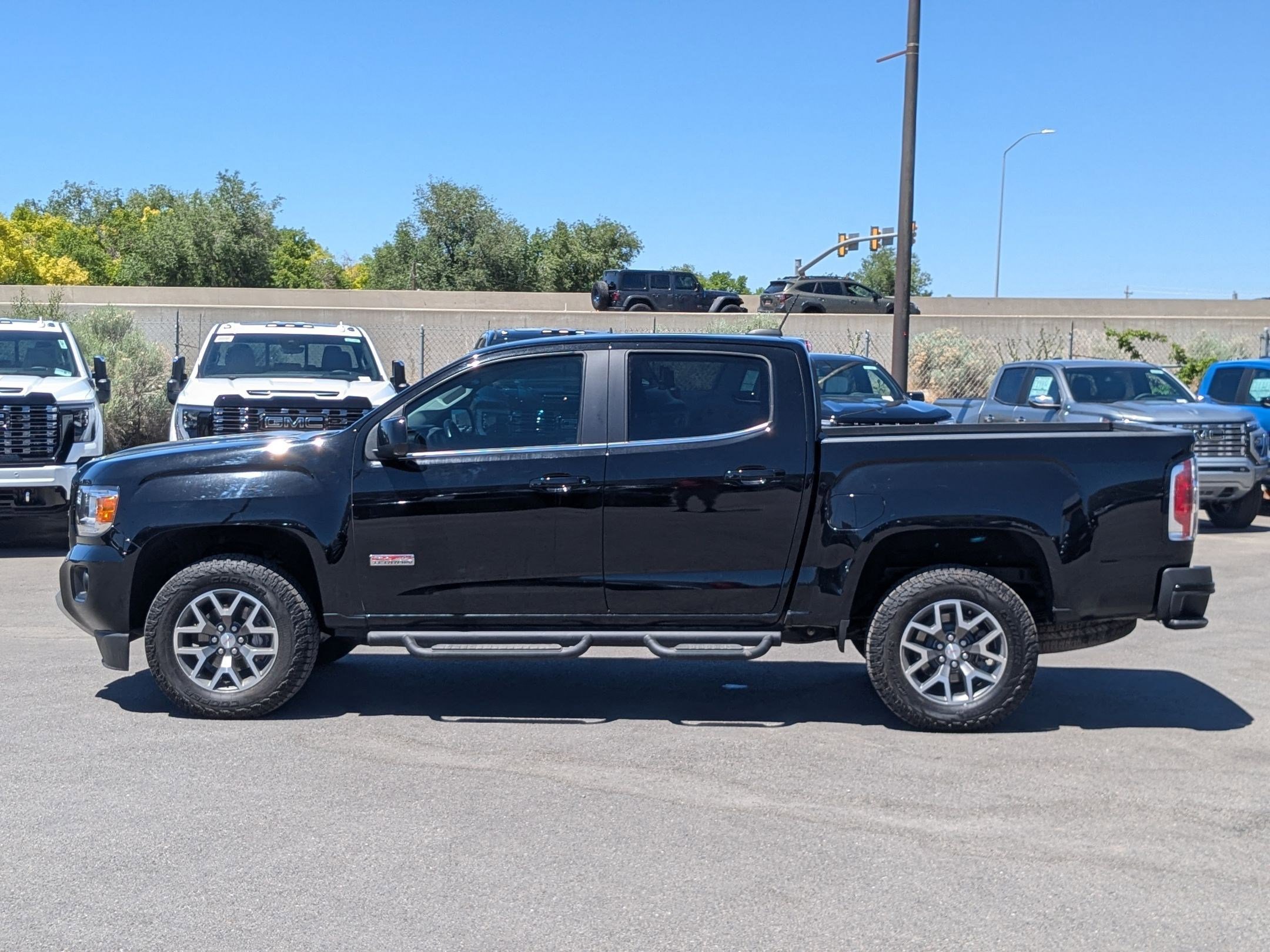 Used 2015 GMC Canyon SLE w/ All-Terrain Package AWD/4WD image 2