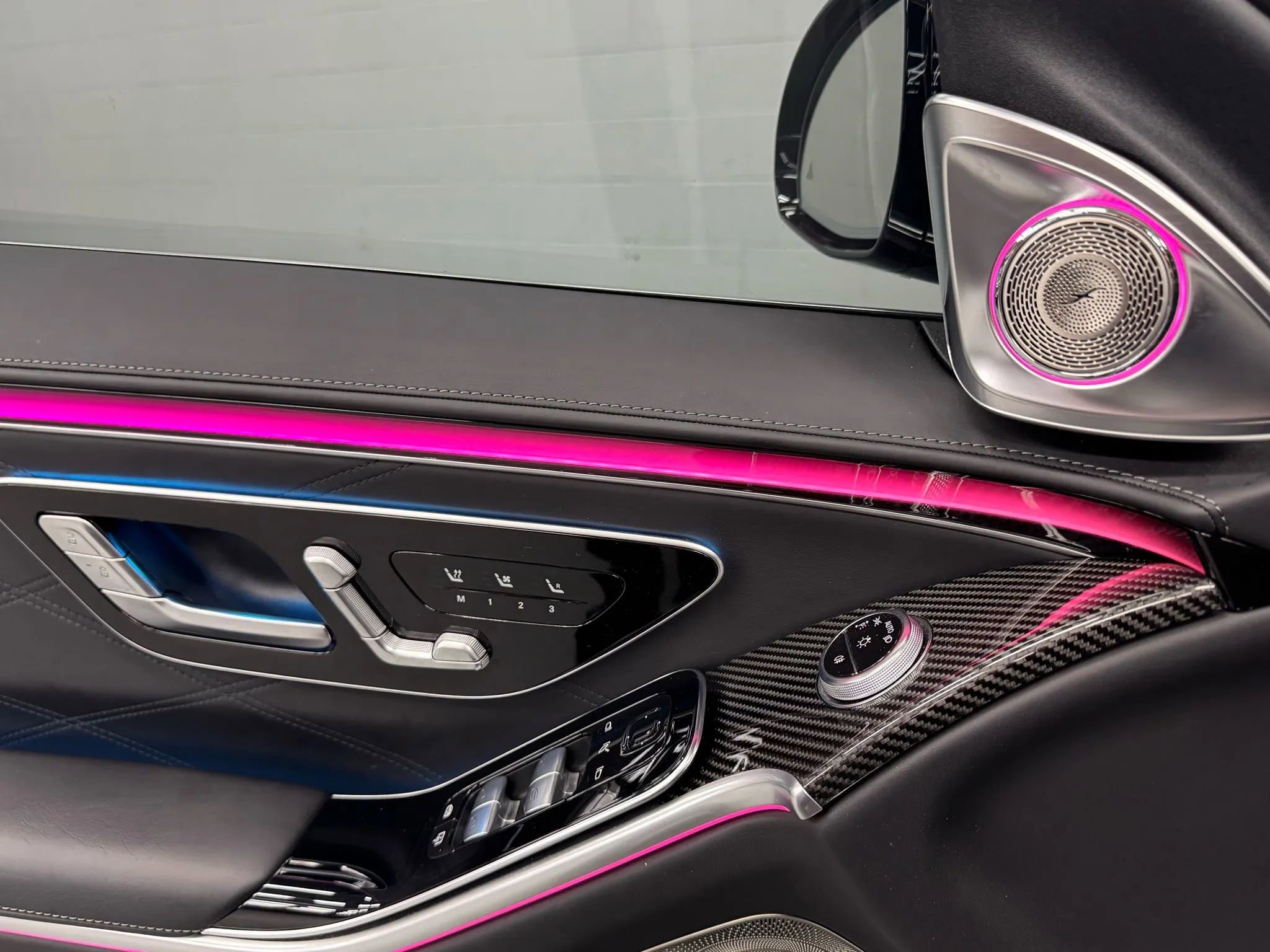 Used 2024 Mercedes-Benz S 63 AMG S w/ Carbon Fiber Exterior Package image 46