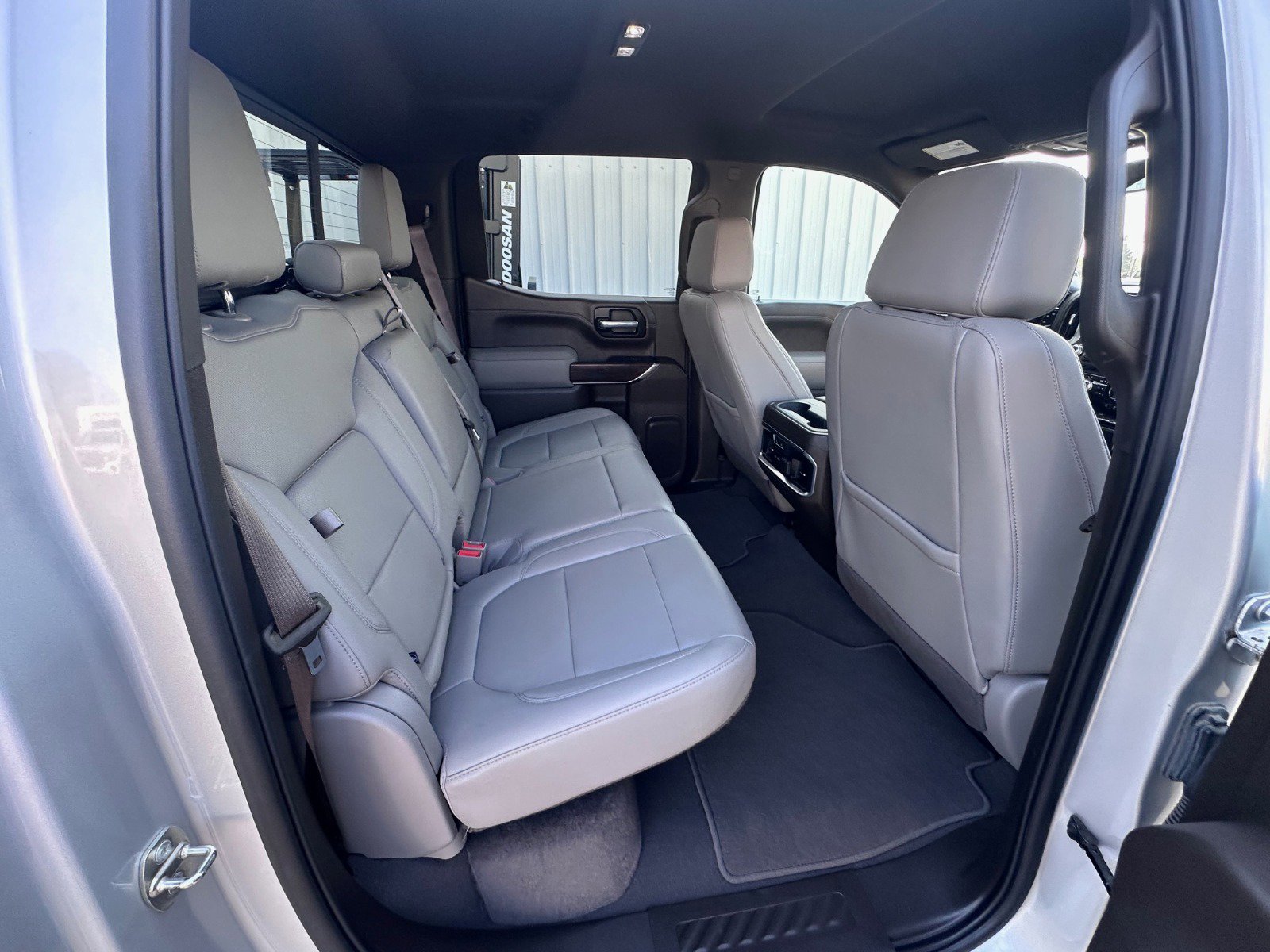 Used 2021 GMC Sierra 1500 SLT image 30