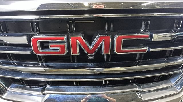 Used 2023 GMC Yukon SLT w/ SLT Luxury Package AWD/4WD image 8